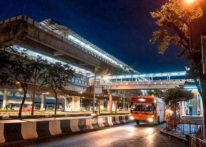 Oyo 818 Suksomboon 曼谷