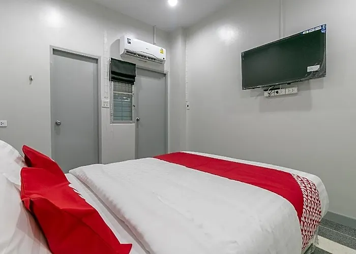 Oyo 818 Suksomboon 酒店 曼谷